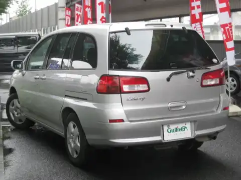 カタログ画像：リバティ （LIBERTY） Ｋｉｄ’ｓバージョン 後席テレビ付車 2000年6月 GF-PNM12 2000cc メディタラニアングリーン（Ｍ）/プラチナシルバー（Ｍ） 燃費9.1km / l バック