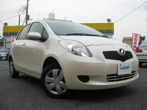 カタログ画像：ヴィッツ （VITZ） Ｆ 2007年1月 DBA-KSP90 1000cc ベージュパールマイカ 燃費22.0km / l メイン（その他）