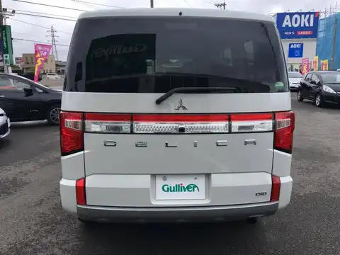 カタログ画像：デリカＤ：５ （DELICA D:5） Ｇ 2019年2月 3DA-CV1W 2200cc ウォームホワイトパール×スターリングシルバーメタリックorウォームホワイトパール 燃費12.6km / l バック