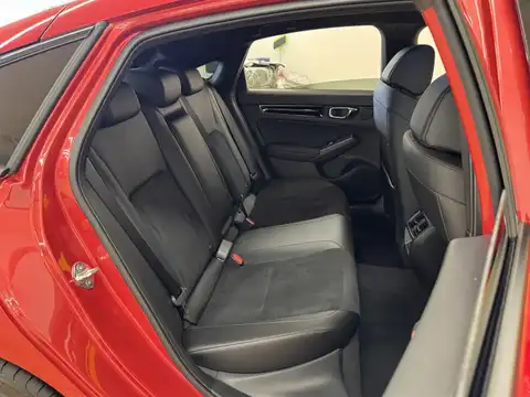 カタログ画像：シビック （CIVIC） タイプＲ レーシングブラックパッケージ 2025年9月 6BA-FL5 2000cc フレームレッド 燃費12.5km / l バック