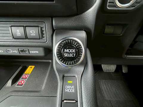 カタログ画像：ランドクルーザー２５０ （LAND CRUISER 250） ＶＸ 2024年4月 3DA-GDJ250W 2800cc ブラック 燃費11.0km / l 内装