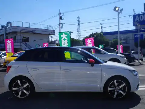 カタログ画像：Ａ１スポーツバック （A1 SPORTBACK） アーバンスタイルリミテッド 2013年5月 DBA-8XCAX 1400cc グレイシアホワイト 燃費17.8km / l 外装