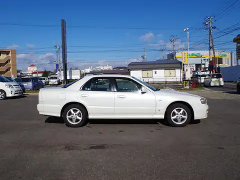 カタログ画像：スカイライン （SKYLINE） ２５ＧＴターボ 2000年8月 GF-ER34 2500cc ホワイト 燃費9.8km / l 外装