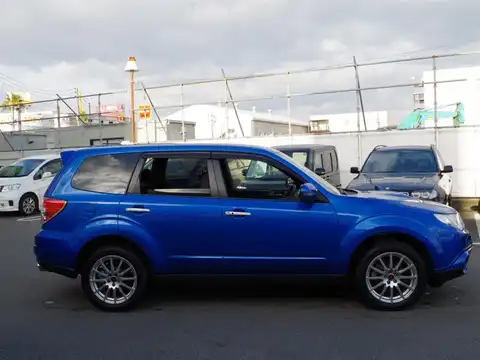 カタログ画像：フォレスター （FORESTER） ｔＳ 2010年12月 CBA-SH9 2500cc ＷＲブルー・マイカ 燃費9.8km / l 外装