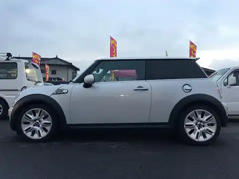 ＭＩＮＩ,ＭＩＮＩ,５０ カムデン,2010年3月