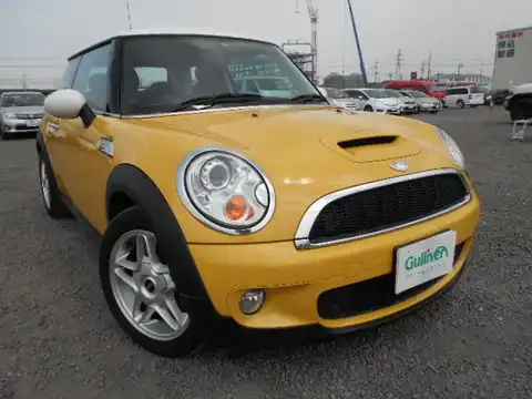 カタログ画像：ＭＩＮＩ （MINI） クーパーＳ 2007年2月 ABA-MF16S 1600cc メロー・イエロー（ソリッド） 燃費12.6km / l メイン（その他）