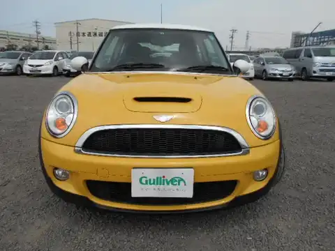 カタログ画像：ＭＩＮＩ （MINI） クーパーＳ 2007年2月 ABA-MF16S 1600cc メロー・イエロー（ソリッド） 燃費12.6km / l フロント