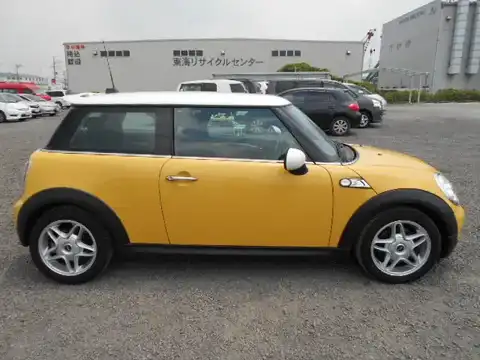 カタログ画像：ＭＩＮＩ （MINI） クーパーＳ 2007年2月 ABA-MF16S 1600cc メロー・イエロー（ソリッド） 燃費12.6km / l 外装