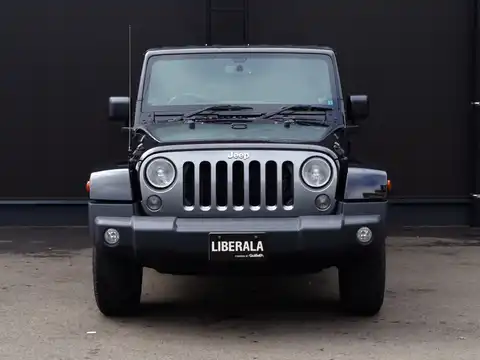 カタログ画像：ジープ・ラングラーアンリミテッド （JEEP WRANGLER UNLIMITED） フリーダムエディション 2014年4月 ABA-JK36L 3600cc ブラッククリアコート 燃費7.5km / l フロント