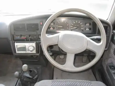 カタログ画像：ハイラックスピックアップ （HILUX PICK UP） ダブルキャブロングボディ ＳＳＲ－Ｓ 1993年8月 T-YN107 2000cc ブルーグレーメタリック 内装