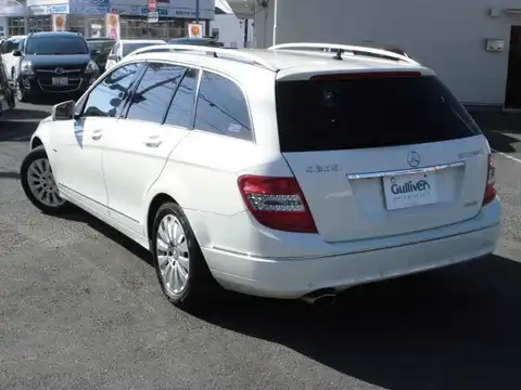 カタログ画像：Ｃクラスステーションワゴン （C-CLASS STATIONWAGON） Ｃ２００コンプレッサー ステーションワゴン エレガンス 2008年10月 DBA-204241 1800cc カルサイトホワイト 燃費11.2km / l バック