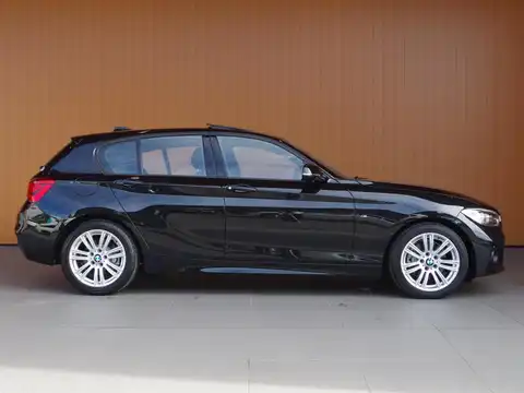 カタログ画像：１シリーズ （1 SERIES） １１８ｉ Ｍスポーツ 2015年9月 DBA-1R15 1500cc ブラック・サファイア（メタリック・カラー） 燃費18.1km / l 外装