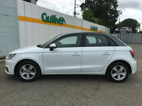 カタログ画像：Ａ１スポーツバック （A1 SPORTBACK） １．０ＴＦＳＩ 2016年8月 DBA-8XCHZ 1000cc グレイシアホワイトメタリック 燃費22.9km / l 外装