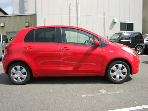 カタログ画像：ヴィッツ （VITZ） Ｕ 2007年1月 DBA-SCP90 1300cc スーパーレッドⅤ 燃費19.6km / l 外装