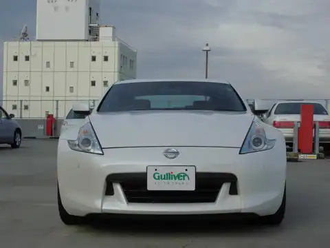 カタログ画像：フェアレディＺ （FAIRLADY Z） バージョンＳＴ 2008年12月 CBA-Z34 3700cc ブリリアントホワイトパール（３Ｐ） 燃費9.4km / l フロント