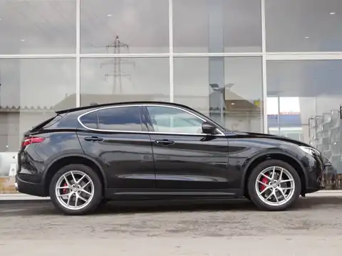 カタログ画像：ステルヴィオ （STELVIO） ファーストエディション 2018年7月 ABA-94920 2000cc ストロンボリ グレー 燃費11.8km / l 外装