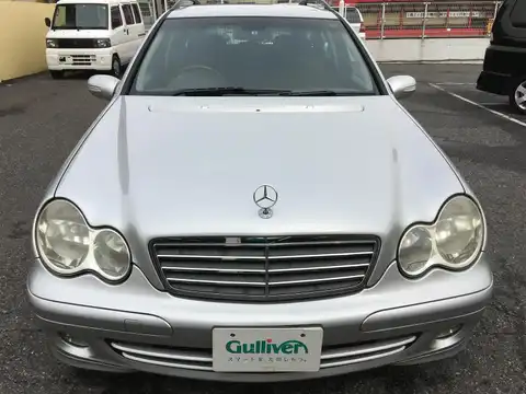 カタログ画像：Ｃクラスステーションワゴン （C-CLASS STATIONWAGON） Ｃ１８０コンプレッサー ステーションワゴン 2005年8月 DBA-203246 1800cc キューバナイトシルバー（Ｍ）orイリジウムシルバー（Ｍ） 燃費11.4km / l フロント