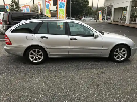 カタログ画像：Ｃクラスステーションワゴン （C-CLASS STATIONWAGON） Ｃ１８０コンプレッサー ステーションワゴン 2004年6月 GH-203246 1800cc キューバナイトシルバーorブリリアントシルバー 燃費10.4km / l 外装