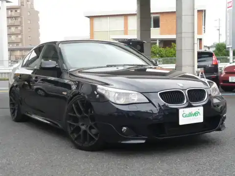 カタログ画像：５シリーズ （5 SERIES） ５２５ｉ Ｍスポーツパッケージ 2004年11月 GH-NA25 2500cc カーボン・ブラック（メタリック・カラー） 燃費8.8km / l メイン（その他）