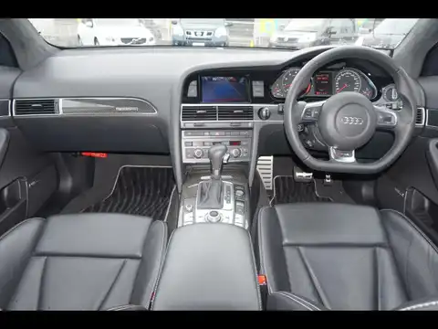 カタログ画像：ＲＳ６アバント （RS6 AVANT） プラススポーツ 2010年6月 ABA-4FBUHS 5000cc ファントムブラックパールエフェクト 内装