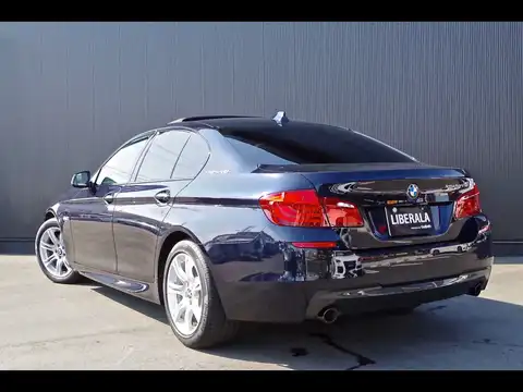 カタログ画像：５シリーズ （5 SERIES） アクティブハイブリッド５ Ｍスポーツパッケージ 2012年8月 DAA-FZ35 3000cc 燃費13.6km / l バック