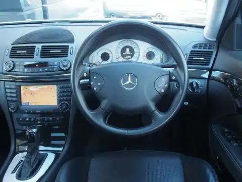 カタログ画像：Ｅクラス （E-CLASS） Ｅ５５ ＡＭＧ 2004年7月 GH-211076 5500cc ブリリアントシルバー（Ｍ） 燃費6.4km / l 内装