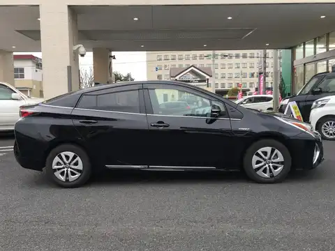 カタログ画像：プリウス （PRIUS） Ａ 2015年12月 DAA-ZVW55 1800cc アティチュードブラックマイカ 燃費34.0km / l 外装