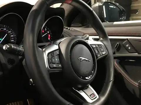 カタログ画像：Ｆタイプ （F-TYPE） チェッカーフラッグ・エディション ＡＷＤクーペ 2019年10月 CBA-J608A 3000cc カルパチアングレイ（プレミアムメタリック） 燃費10.0km / l 内装