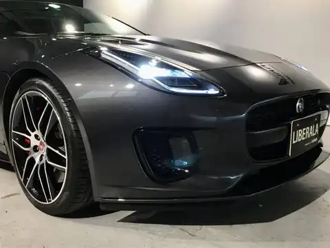 カタログ画像：Ｆタイプ （F-TYPE） チェッカーフラッグ・エディション ＡＷＤクーペ 2019年10月 CBA-J608A 3000cc カルパチアングレイ（プレミアムメタリック） 燃費10.0km / l 外装