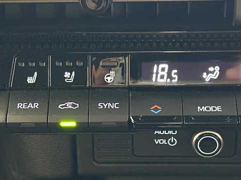 カタログ画像：ランドクルーザー２５０ （LAND CRUISER 250） ＺＸ 2024年4月 3DA-GDJ250W 2800cc アバンギャルドブロンズメタリック 燃費11.0km / l 内装