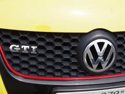 カタログ画像：ゴルフ （GOLF） ＧＴＩ ピレリ 2008年10月 ABA-1KBYD 2000cc サンフラワー 燃費12.2km / l 外装