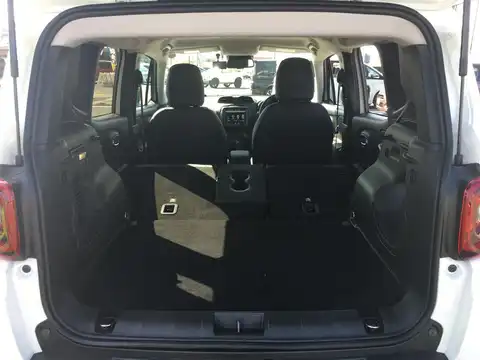 カタログ画像：ジープ・レネゲード （JEEP RENEGADE） リミテッド 2019年10月 3BA-BU13 1300cc アルパインホワイトクリアコート 燃費13.5km / l 内装