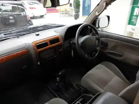 カタログ画像：ランドクルーザープラド （LAND CRUISER PRADO） ＴＸ 2004年8月 TA-VZJ120W 3400cc ダークブルーマイカメタリック 燃費8.1km / l 内装