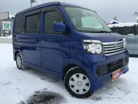 カタログ画像：アトレーワゴン （ATRAI WAGON） カスタムターボＲ 2014年4月 ABA-S321G 660cc ブルーマイカメタリック 燃費15.2km / l メイン（その他）