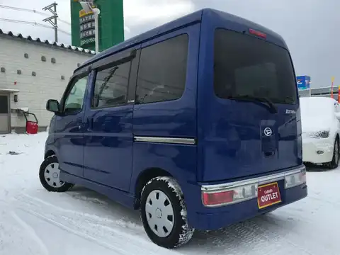 カタログ画像：アトレーワゴン （ATRAI WAGON） カスタムターボＲ 2014年4月 ABA-S321G 660cc ブルーマイカメタリック 燃費15.2km / l バック