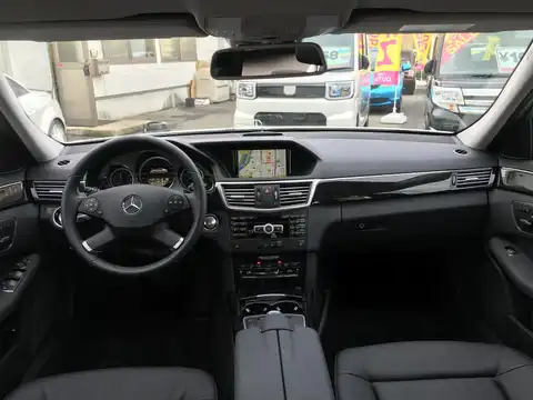 カタログ画像：Ｅクラス （E-CLASS） Ｅ３００ ４マチック ブルーエフィシェンシー アバンギャルド 2012年5月 RBA-212080C 3500cc カルサイトホワイト（Ｓ） 燃費12.0km / l 内装