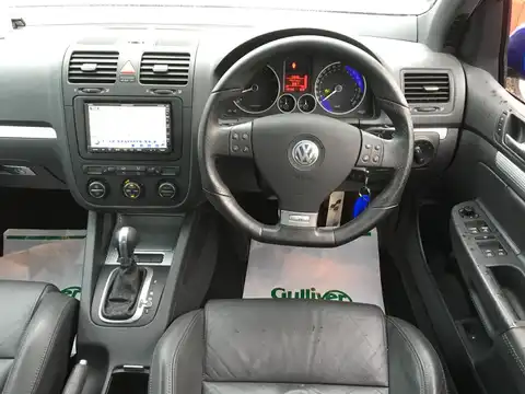 カタログ画像：ゴルフ （GOLF） Ｒ３２ 2007年1月 GH-1KBUBF 3200cc ディープブルーパールエフェクト 燃費10.2km / l 内装