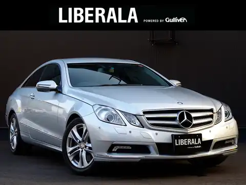 カタログ画像：Ｅクラス （E-CLASS） Ｅ３５０ クーペ 2009年7月 DBA-207356 3500cc パラジウムシルバー（Ｍ）orイリジウムシルバー（Ｍ） 燃費9.1km / l メイン（その他）