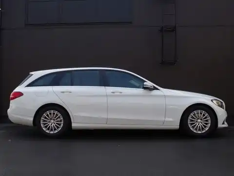 カタログ画像：Ｃクラスステーションワゴン （C-CLASS STATIONWAGON） Ｃ１８０ ステーションワゴン 2017年2月 DBA-205240C 1600cc ポーラーホワイト（Ｓ） 燃費15.7km / l 外装