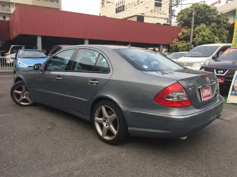 カタログ画像：Ｅクラス （E-CLASS） Ｅ３００ アバンギャルドＳ 2007年1月 DBA-211054C 3000cc フリントグレー（Ｍ）orパーライトグレー（Ｍ）orインジウムグレー（Ｍ） 燃費9.1km / l バック