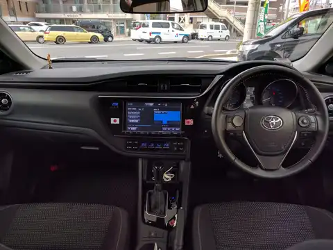 カタログ画像：オーリス （AURIS） １５０Ｘ Ｓパッケージ 2015年4月 DBA-NZE184H 1500cc ホワイトパールクリスタルシャイン 燃費16.4km / l 内装