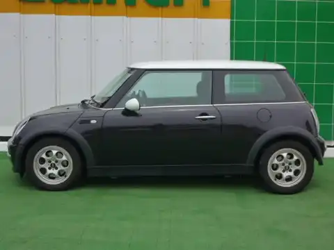 カタログ画像：ＭＩＮＩ （MINI） クーパー 2004年4月 GH-RA16 1600cc ブラック 燃費14.4km / l 外装