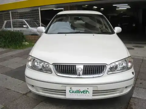 カタログ画像：ブルーバードシルフィ （BLUEBIRD SYLPHY） １８Ｖｉ ７０ｔｈ 2003年5月 UA-QG10 1800cc ホワイトパール（３Ｐ） 燃費16.0km / l フロント