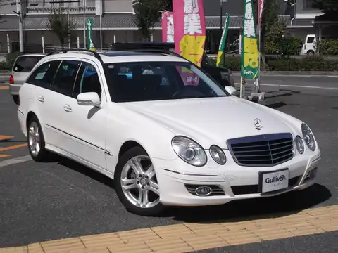 カタログ画像：Ｅクラスステーションワゴン （E-CLASS STATIONWAGON） Ｅ３５０ ４マチック ステーションワゴン アバンギャルド 2008年1月 DBA-211287 3500cc カルサイトホワイト（Ｓ） 燃費8.5km / l メイン（その他）