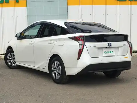 カタログ画像：プリウス （PRIUS） Ａ 2017年11月 DAA-ZVW51 1800cc ホワイトパールクリスタルシャイン 燃費37.2km / l バック