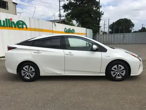 カタログ画像：プリウス （PRIUS） Ａ 2015年12月 DAA-ZVW55 1800cc ホワイトパールクリスタルシャイン 燃費34.0km / l 外装