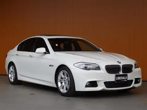 カタログ画像：５シリーズ （5 SERIES） ５２８ｉ Ｍスポーツパッケージ 2011年11月 DBA-XG28 2000cc 燃費13.6km / l メイン