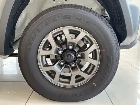 カタログ画像：ジムニー （JIMNY） ＸＧ 2025年11月 3BA-JB64W 660cc 燃費14.3km / l タイヤ