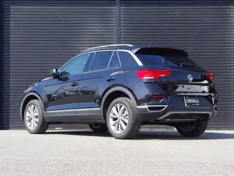 カタログ画像：Ｔ－ロック （T-ROC） ＴＤＩ スタイルデザインパッケージ 2020年12月 3DA-A1DFF 2000cc ディープブラックパールエフェクト 燃費18.6km / l バック