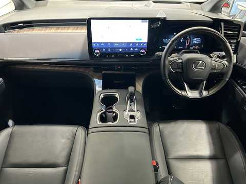 カタログ画像：ＬＭ （LM） ＬＭ５００ｈ バージョンＬ 2025年8月 5AA-TAWH15W 2400cc ソニッククォーツ 燃費13.8km / l フロント